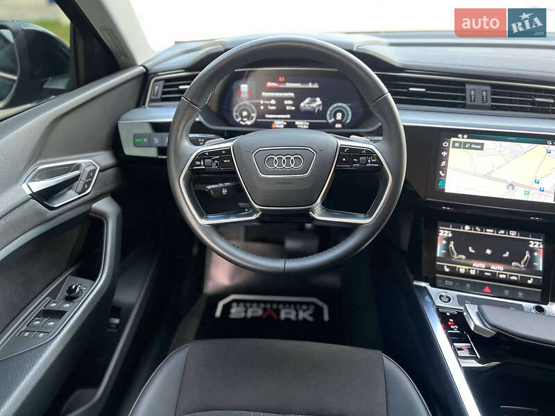 Позашляховик / Кросовер Audi e-tron 2022 в Дніпрі