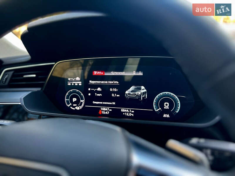 Позашляховик / Кросовер Audi e-tron 2022 в Дніпрі