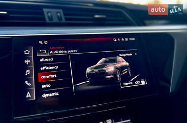 Внедорожник / Кроссовер Audi e-tron 2022 в 