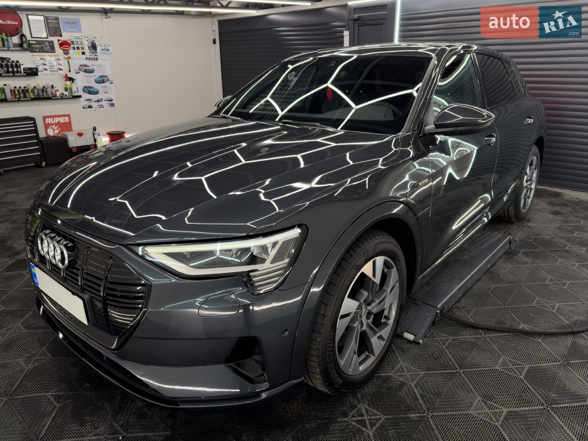 2019 Audi e-tron - фото 1