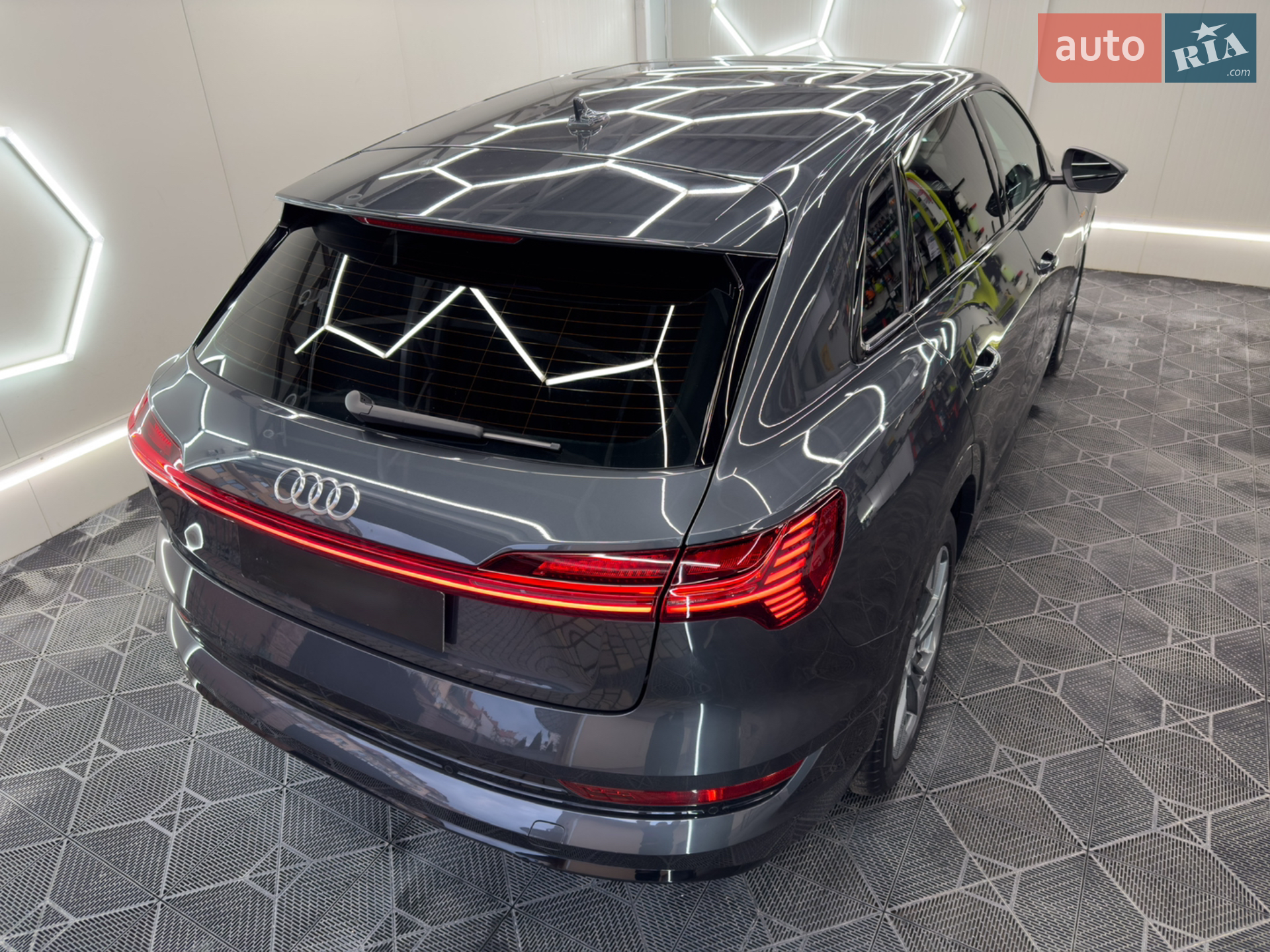 2019 Audi e-tron - мініатюра 9