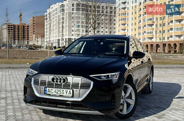 Внедорожник / Кроссовер Audi e-tron 2019 в 