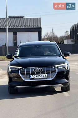 Внедорожник / Кроссовер Audi e-tron 2019 в 