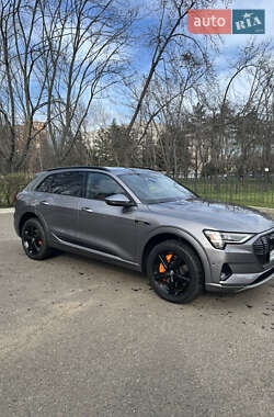 Внедорожник / Кроссовер Audi e-tron 2019 в 