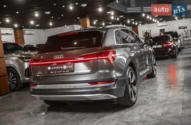 Внедорожник / Кроссовер Audi e-tron 2019 в 