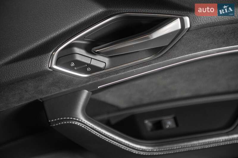 Внедорожник / Кроссовер Audi e-tron 2019 в Одессе