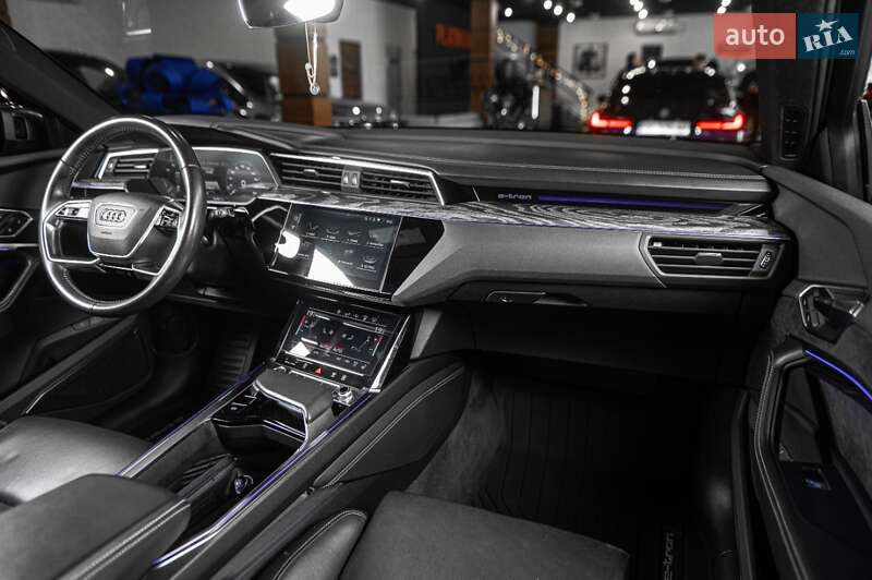 Внедорожник / Кроссовер Audi e-tron 2019 в Одессе