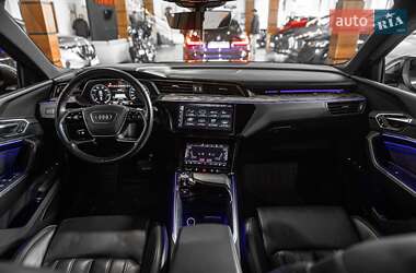 Внедорожник / Кроссовер Audi e-tron 2019 в 