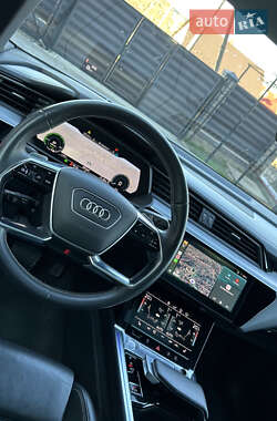 Внедорожник / Кроссовер Audi e-tron 2020 в 