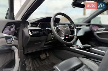 Внедорожник / Кроссовер Audi e-tron 2019 в 