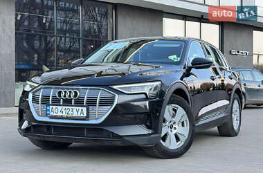 Внедорожник / Кроссовер Audi e-tron 2021 в 