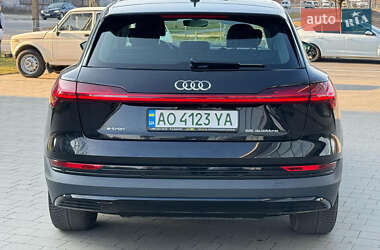 Внедорожник / Кроссовер Audi e-tron 2021 в 