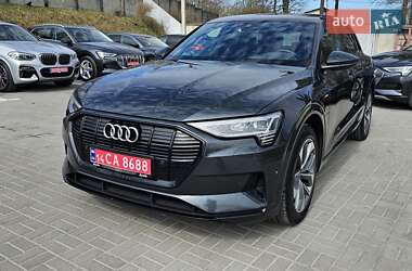 Внедорожник / Кроссовер Audi e-tron 2022 в 