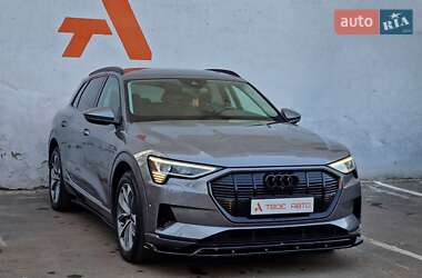 Внедорожник / Кроссовер Audi e-tron 2020 в 