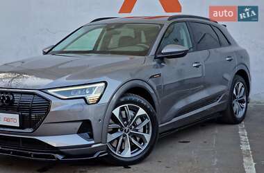 Внедорожник / Кроссовер Audi e-tron 2020 в 