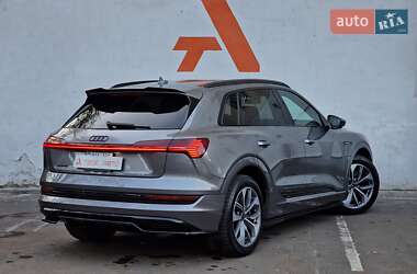 Внедорожник / Кроссовер Audi e-tron 2020 в 