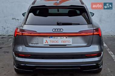 Внедорожник / Кроссовер Audi e-tron 2020 в 