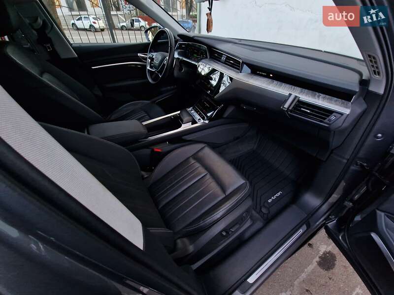 Внедорожник / Кроссовер Audi e-tron 2020 в Одессе