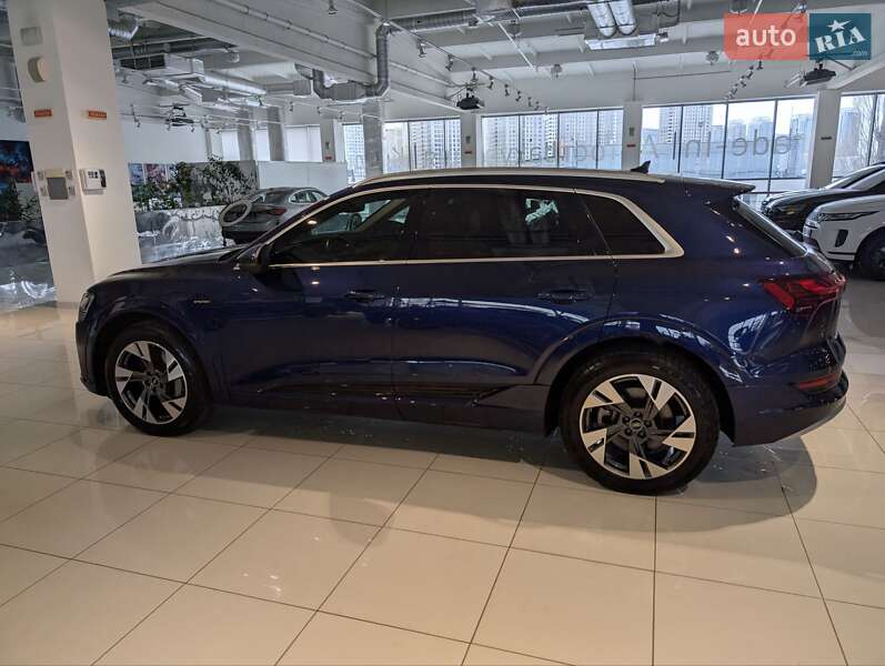 Позашляховик / Кросовер Audi e-tron 2021 в Києві