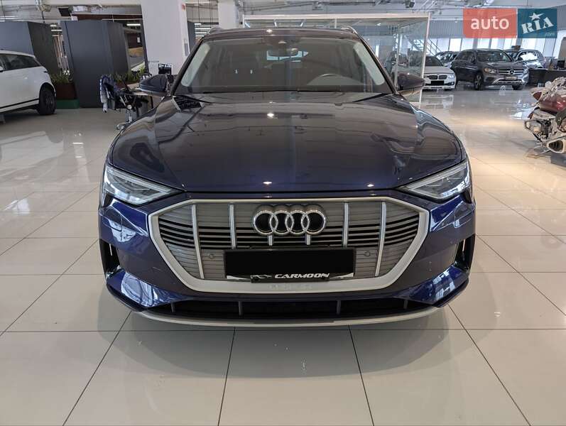 Позашляховик / Кросовер Audi e-tron 2021 в Києві
