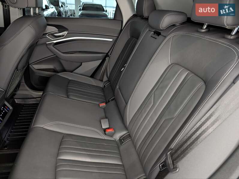 Позашляховик / Кросовер Audi e-tron 2021 в Києві