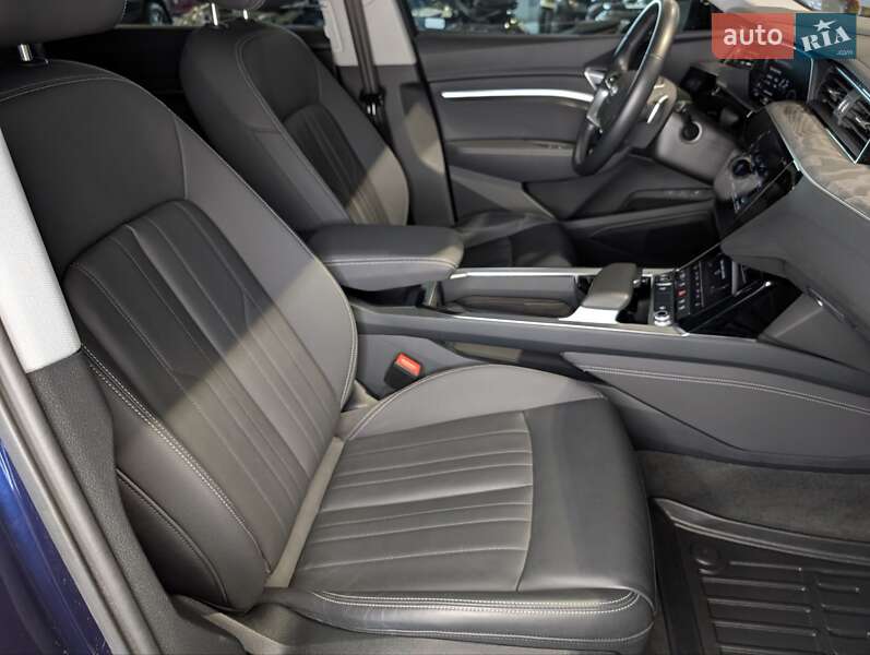 Позашляховик / Кросовер Audi e-tron 2021 в Києві