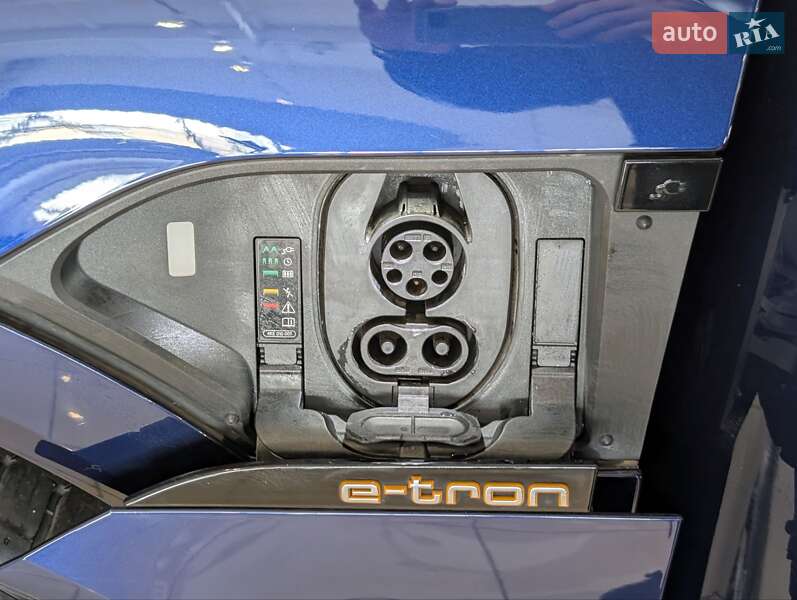 Позашляховик / Кросовер Audi e-tron 2021 в Києві