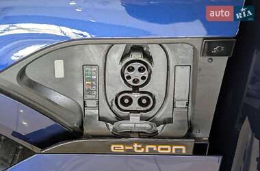Внедорожник / Кроссовер Audi e-tron 2021 в 