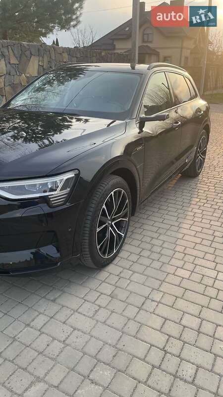 Позашляховик / Кросовер Audi e-tron 2019 в Луцьку