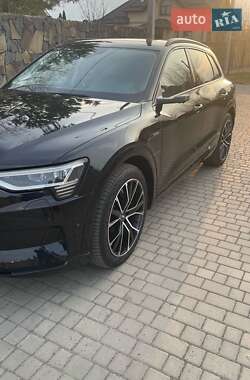 Внедорожник / Кроссовер Audi e-tron 2019 в 