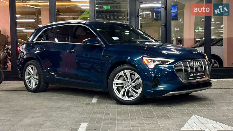 Внедорожник / Кроссовер Audi e-tron 2019 в Киеве