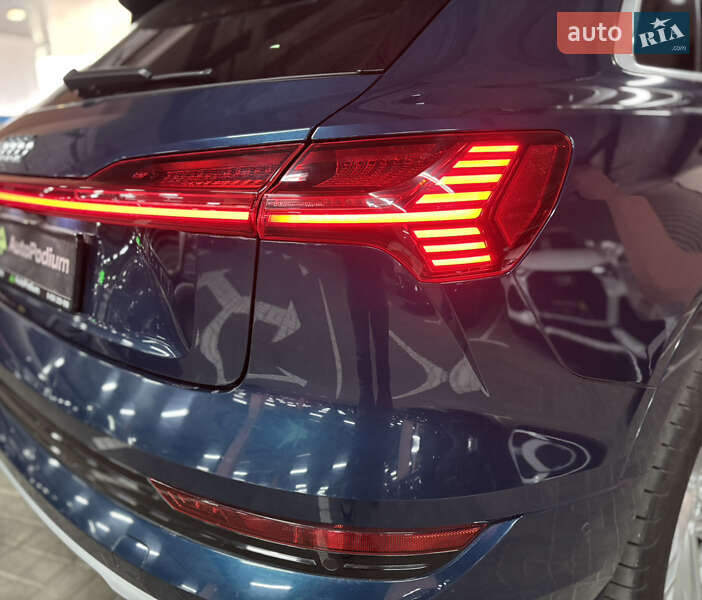 Внедорожник / Кроссовер Audi e-tron 2019 в Киеве