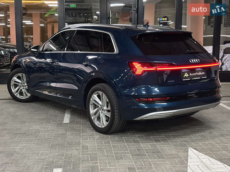 Внедорожник / Кроссовер Audi e-tron 2019 в Киеве