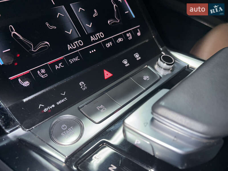 Внедорожник / Кроссовер Audi e-tron 2019 в Киеве
