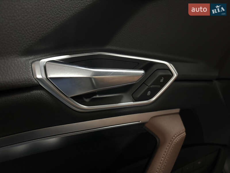 Внедорожник / Кроссовер Audi e-tron 2019 в Киеве