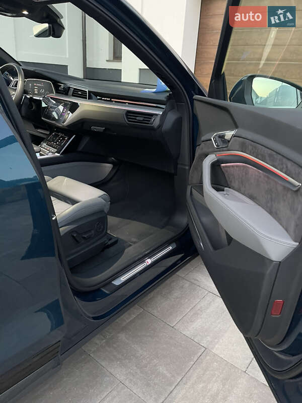 Позашляховик / Кросовер Audi e-tron 2019 в Рівному