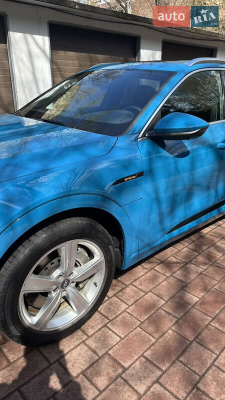 Внедорожник / Кроссовер Audi e-tron 2019 в Львове