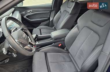 Внедорожник / Кроссовер Audi e-tron 2022 в 