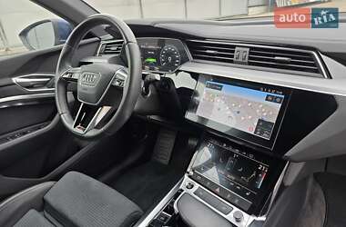 Внедорожник / Кроссовер Audi e-tron 2022 в 