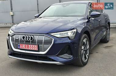 Внедорожник / Кроссовер Audi e-tron 2022 в 