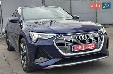 Внедорожник / Кроссовер Audi e-tron 2022 в 