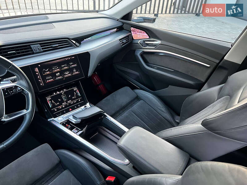 Внедорожник / Кроссовер Audi e-tron 2020 в Ужгороде