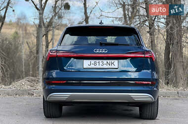 Позашляховик / Кросовер Audi e-tron 2020 в 
