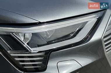 Внедорожник / Кроссовер Audi e-tron 2021 в 