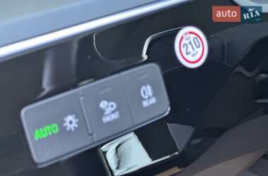 Внедорожник / Кроссовер Audi e-tron 2021 в 