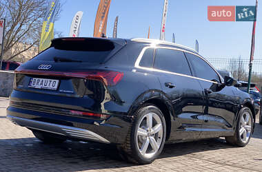 Позашляховик / Кросовер Audi e-tron 2019 в 