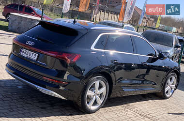 Позашляховик / Кросовер Audi e-tron 2019 в 