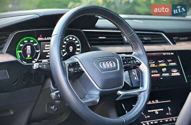 Внедорожник / Кроссовер Audi e-tron 2019 в 