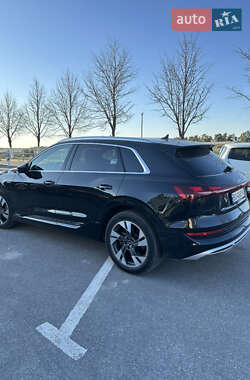Внедорожник / Кроссовер Audi e-tron 2021 в 
