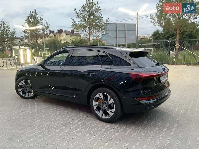 Audi e-tron 2019